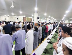 Sehari Lebih Awal, Warga Muhammadiyah Khusyuk Laksanakan Salat Tarawih Ramadan 1447 Hijriah