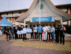 Bank Kalsel Serahkan Bantuan Banjir untuk Pemkab HSU
