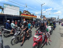 Lalu Lintas di Depan Masjid Jami Banjarmasin Mulai Padat, Jemaah Haul Guru Zuhdi Terus Berdatangan