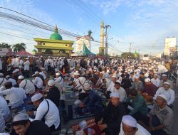 Ribuan Jemaah Padati Jalan dan Halaman Masjid Jami Banjarmasin
