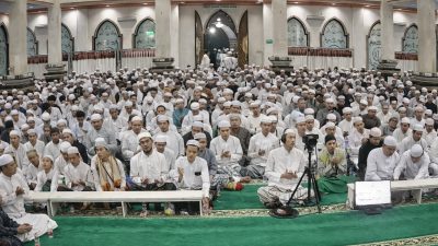 Haul Guru Zuhdi di Masjid Ar Raudah Dipadati Jemaah dari Berbagai Daerah