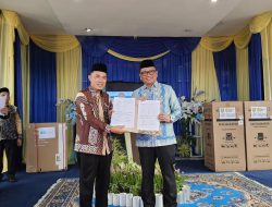 Tingkatkan Layanan Masyarakat, H Fani Serahkan 12 Unit Motor ke Kepala KUA se-Tabalong