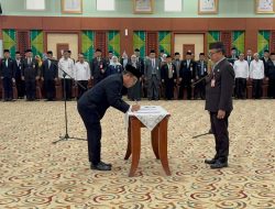 54 Kepala Sekolah SMA/SMK/SLB Dilantik, Gubernur Muhidin Tekankan Integritas dan Percepatan Peningkatan Mutu Pendidikan