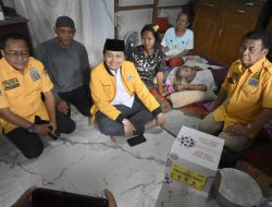 Jalankan Instruksi Ketua Umum, Partai Golkar Kalsel dan Golkar Banjarmasin Bagikan Paket Sembako dan Serap Aspirasi Masyarakat