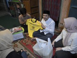 Nur Sulaiman Community Datangi Anak Yatim Piatu yang Rawat Nenek Sedang Sakit