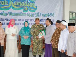Pemkab Batola Bagikan Ribuan Sembako, Ringankan Beban Warga Jelang Lebaran