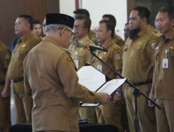 Bupati Muhammad Rusli Lantik Pejabat Baru, Dorong Profesionalisme dan Semangat Baru di Pemkab Kotabaru