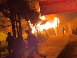 Tiga Rumah di Basirih Ludes Terbakar, Kerugian Ditaksir Rp300 Juta