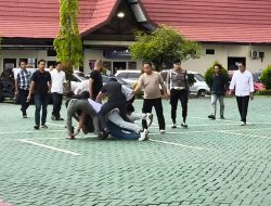 Ngamuk di Polresta Banjarmasin, Pria Misterius Ancam Bunuh Polisi Sambil Bawa Balita