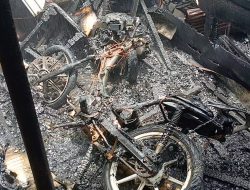 Kawasan Padat Penduduk di Cempaka Diamuk Si Jago Merah, 7 Rumah dan Beberapa Motor Hangus Terbakar