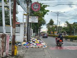 Tumpukan Sampah di Jalan S Parman Menggunung, DLH Banjarmasin Seakan Abai