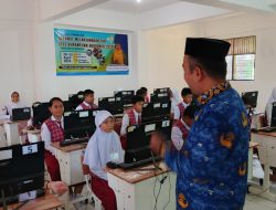 Wakil Bupati Tabalong Kunjungi SDN Pembataan, Pantau Pelaksanaan TKA.