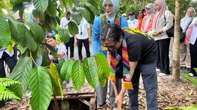 Wagub Kalsel Tanam Pohon di Arboretum Ayu Tirta, Tegaskan Komitmen Jaga Lingkungan