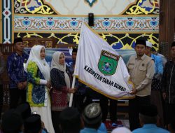 Tanah Bumbu Lepas 239 Jemaah Calon Haji, Bupati Andi Rudi Latif Sampaikan Jaga Kesehatan, Patuhi Arahan Petugas dan Pembimbing