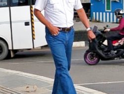Memanusiakan ‘Walid’ dari Kultus ‘Haman’