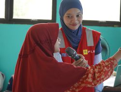 Menyalakan Harapan di Pelosok Lamaru, Srikandi PLN Rayakan Hari Kartini Bersama Guru Honorer