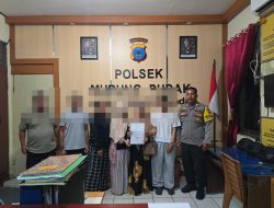 Selundupkan Pria ke kamar, Penghuni Kost Khusus Wanita Digrebek Warga