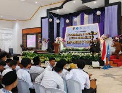 Pengukuhan Siswa SMPN 2 Tanjung, Wabup Tabalong Dorong Peningkatan SDM Lewat Beasiswa
