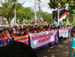 Ratusan Buruh PT BBP Demo di DPRD Tabalong, Ngadu Gaji 3 Bulan Belum Dibayarkan