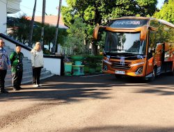 Bupati Tabalong Resmikan Armada Bus BUMDesa Bersama Muara Uya