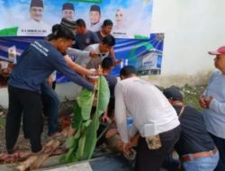 Bank Kalsel dan Pressroom DPRD Kalsel Sembelih Dua Sapi Kurban