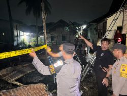 Diduga Korsleting Listrik, Dua Rumah Milik Lansia Habis Terbakar