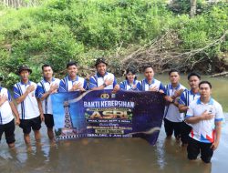 Sambut Hari Bhayangkara ke-80, Polres Tabalong Gelar Bakti Kebersihan di Bantaran Sungai