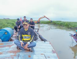 Ketua DPRD Kalsel Pantau Pengerukan Jalur Sungai Baru di Danau Panggang