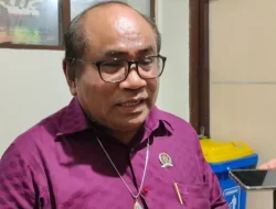 Sekolah Diingatkan tak Jual Seragam dengan Harga Tinggi