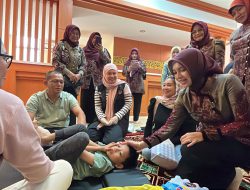 Gelar Sunatan Masal Gratis, BKOW Kalsel Bekerja Sama Dengan DP3AKB Untuk Ringankan Beban Warga