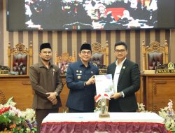 Bupati Andi Rudi Latif Hadiri Rapat Paripurna Pengambilan Keputusan terhadap LPj Tahun 2025