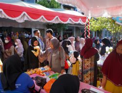 Warga Rusunawa Ganda Maghfirah Ramai Belanja di Pasar Murah