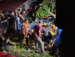 Mobil Pikap Hantam Warkop di Barabai, 3 Tewas