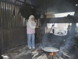 Amalkan Nilai Pancasila, PLN Berdayakan 21 Warga Desa Biih Lewat Olahan Dodol Durian