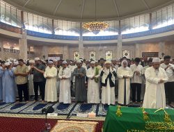 Air Mata H Yuni Abdi Nur Sulaiman Iringi Kepergian Sekretaris DPD Partai Golkar Kota Banjarmasin