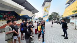 Ketua FPTI Kota Banjarmasin Ahmad Zazuli saat memberikan arahan kepada atlet usia muda FPTI kota Banjarmasin
