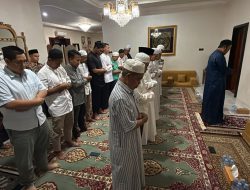 Teruskan Kebiasaan Orangtua, Owner Bersama Manajeman dan Pemain Barito Putera Gelar Salat Hajat