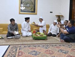 Guru Adam Syarkawi Terima Kejutan Milad dari Keluarga Besar Barito Putera