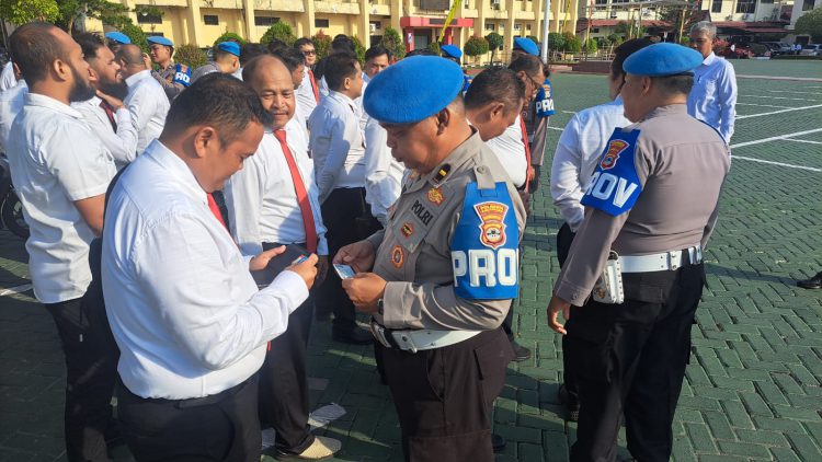 Sipropam Polresta Banjarmasin melakukan pemeriksaan terhadap personil Polresta Banjarmasin dalam OPS Gaktiplin.