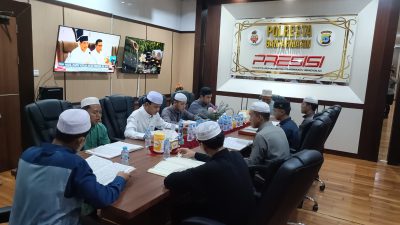 kegiatan khataman Al-Qur'an dan doa selamat di ruang kerja Kapolresta Banjarmasin