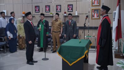 Usai Mengambil Sumpah Jabatan dan Melantik Sekretaris, Ketua PN Paringin Harapkan Inovasi Baru