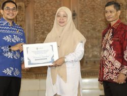 Bupati Tanah Bumbu Apresiasi Kontribusi Mahasiswa ULM dalam Program KKN Tematik Lingkungan Hidup