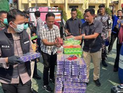 Polresta Banjarmasin Membongkar Dugaan Peredaran dan Musnahkan Belasan Ribu Bungkus Rokok Ilegal