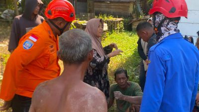 Tim SAR Gabungan mengevakuasi pria 53 tahun yang terjepit di gorong-gorong dalam sumur di Guntung Manggis, Banjarbaru