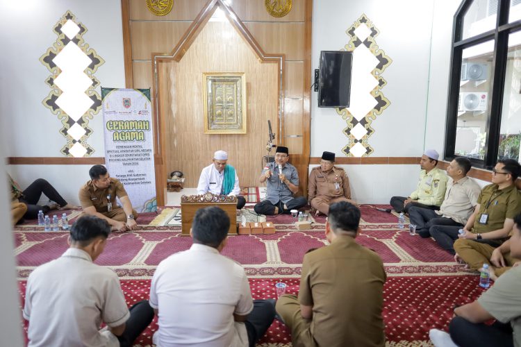 Ketua DPRD Kalsel saat menghadiri kegiatan Keagamaan dilingkungan Sekretariat Dewan