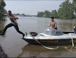 Lihat Kepulan Asap dari Kejauhan, Sat Polairud Banjarmasin Turun Tangan Padamkan Karhutla