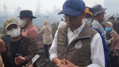 Menteri Kehutanan Raja Juli Antoni menekankan, keterlibatan 1.000 polisi hutan untuk memperkuat penanganan karhutla di tiga provinsi Kalimantan.