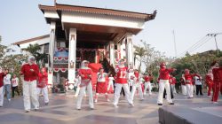 Gabungan Isteri Anggota DPRD Kalsel saat melakukan senam bersama