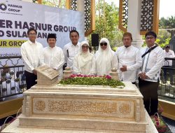 HUT ke-60 Hasnur Group Ziarah ke Makam Founder Sebagai Tanda Bakti