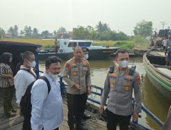 Jembatan Mantuil Ambruk, Polresta Banjarmasin Siapkan Perahu Penyeberangan Orang dan Roda Dua Gratis